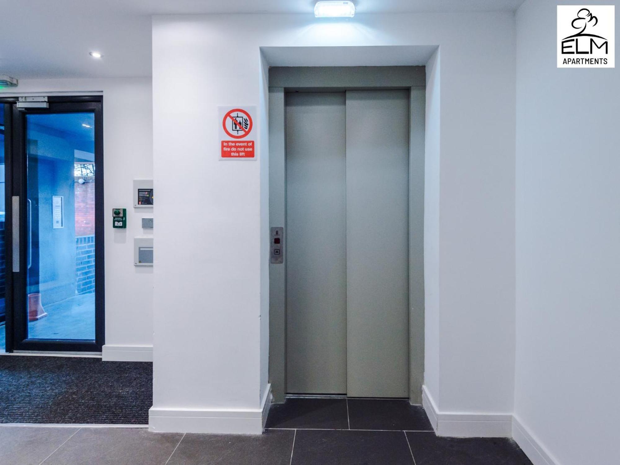 Elm Aparthotel , Collection Of Apartments Available Near Media City , Free Parking 曼彻斯特 外观 照片